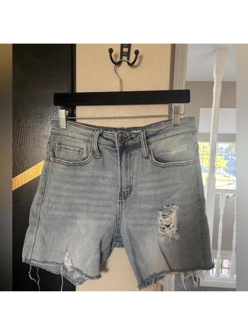 S.O.N.G. Timeless fit cut-off shorts